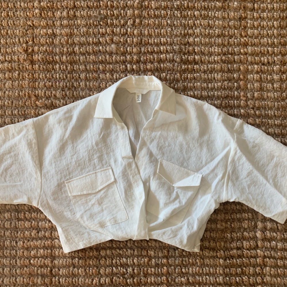 H&M white linen crop tee